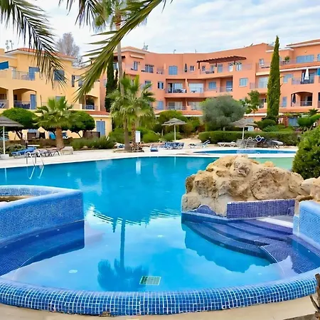 Apartment In Paphos, Prime Location Pools, Jacuzzis, Harbor & 300m To The *