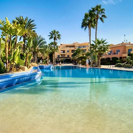 Apartment In Paphos, Prime Location Pools, Jacuzzis, Harbor & 300m To The *