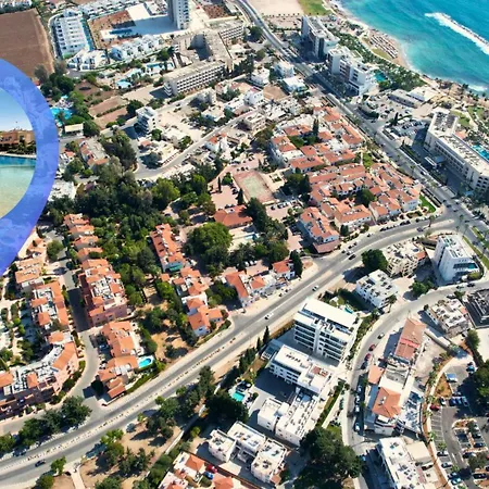 Apartment In Paphos, Prime Location Pools, Jacuzzis, Harbor & 300m To The *