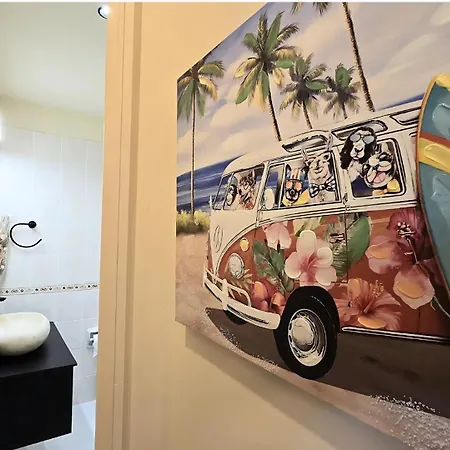 In Paphos, Prime Location Pools, Jacuzzis, Harbor & 300m To The Apartamento *