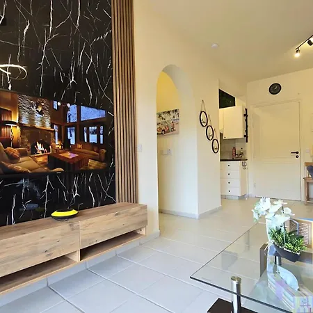 In Paphos, Prime Location Pools, Jacuzzis, Harbor & 300m To The Apartment *