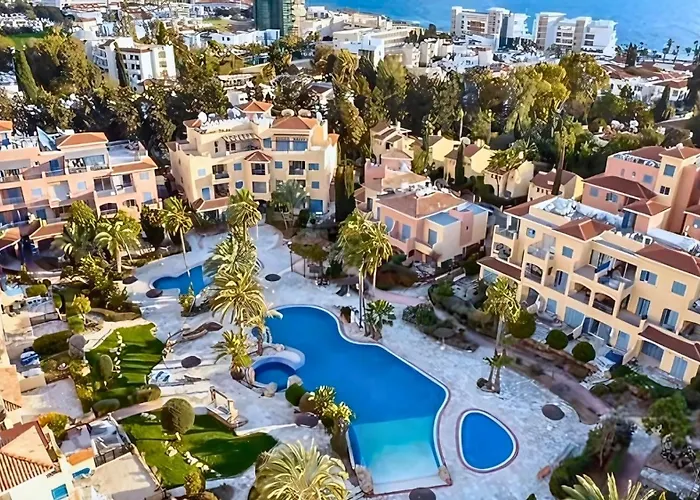 アパート In Paphos, Prime Location Pools, Jacuzzis, Harbor & 300m To The パ フォス