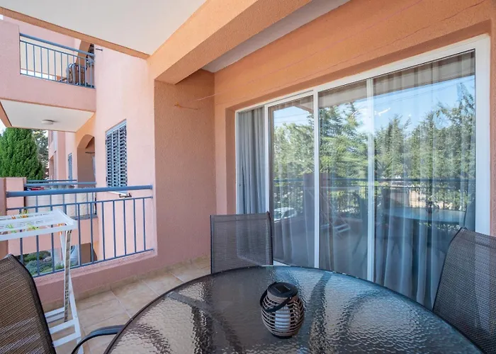 アパート In Paphos, Prime Location Pools, Jacuzzis, Harbor & 300m To The パ フォス