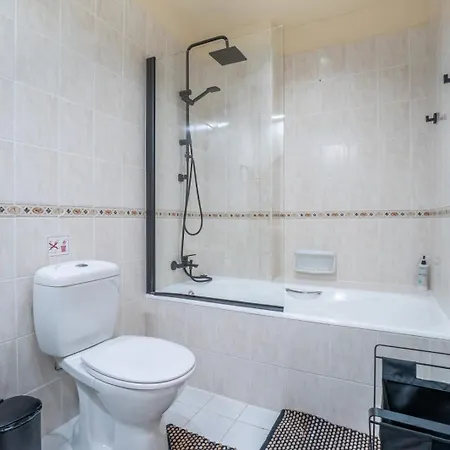 Lejlighed In Paphos, Prime Location Pools, Jacuzzis, Harbor & 300m To The